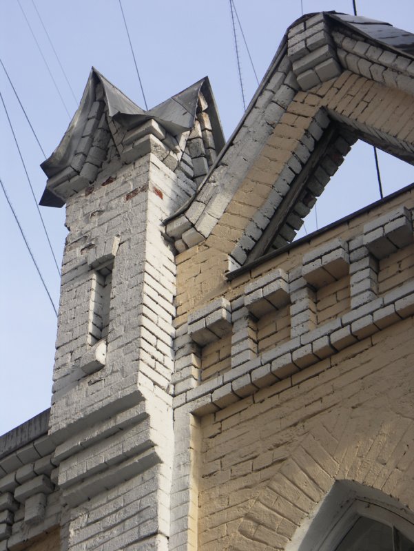 Кирпичный фронтон
