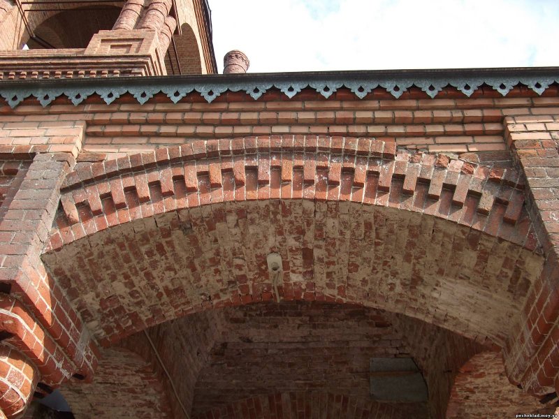 Старинная кирпичная кладка