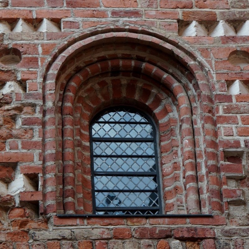 Старинная кирпичная кладка