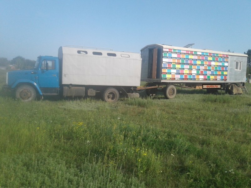 Пчелопавильон на полуприцепе