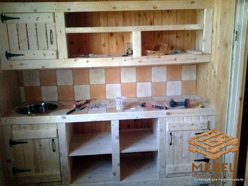 Кухонный гарнитур из досок