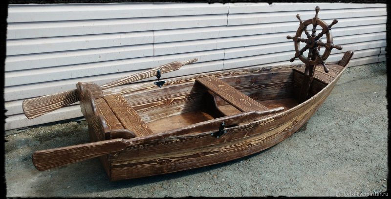 Гребная лодка Suvi 460