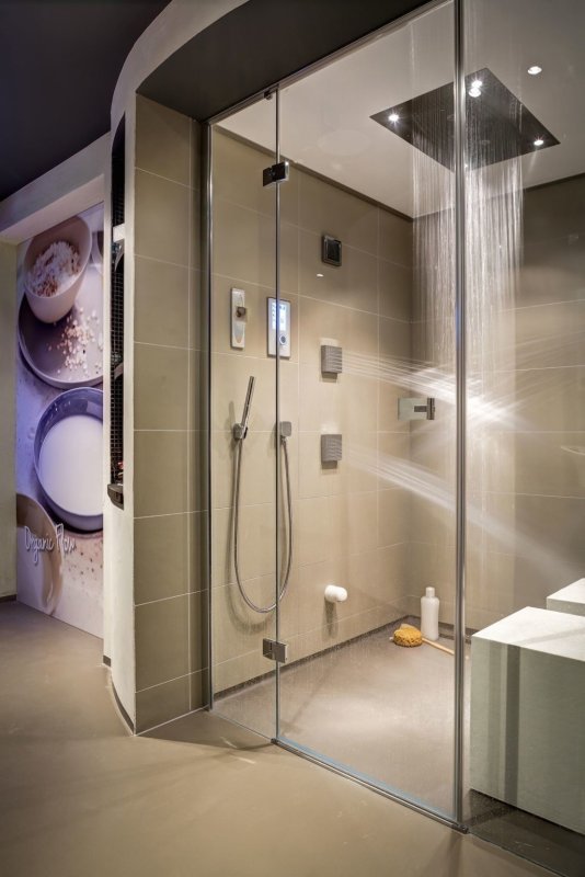 Верхний душ Hansgrohe Raindance Rainmaker 680
