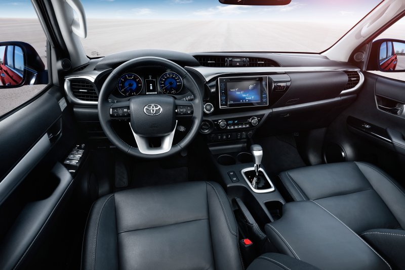 Toyota Hilux 2018 салон