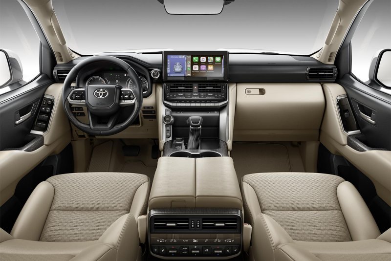 Toyota Land Cruiser 300 2021 салон
