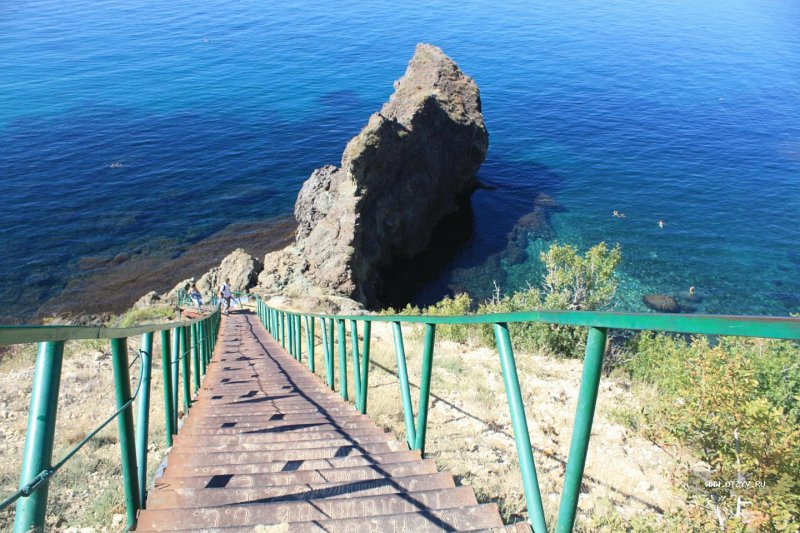 Яшмовый пляж Севастополь лестница