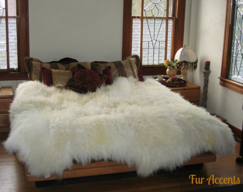 Stiletto Bench Ivory Sheepskin