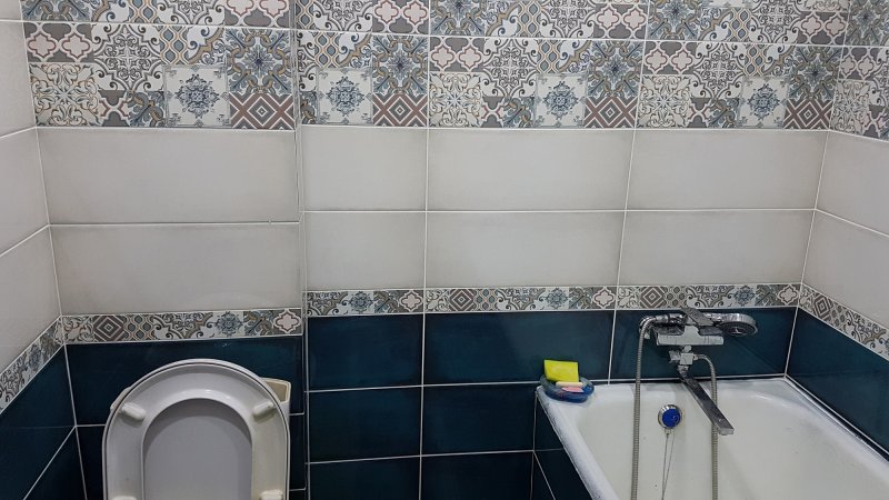 Интересная кладка плитки в ванной