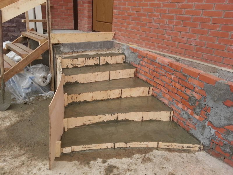 Ступени из бруса 150х150