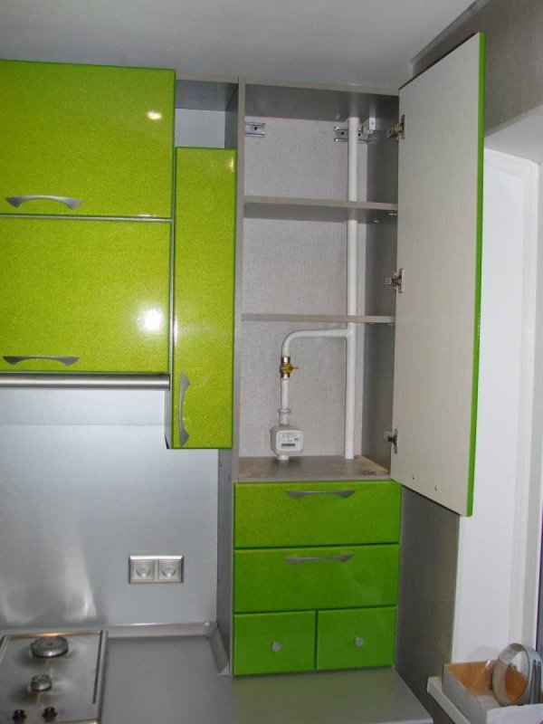 Газовая труба на кухне