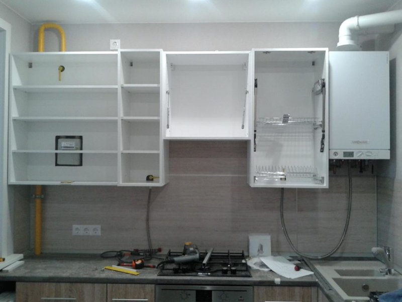 Газовая труба на кухне