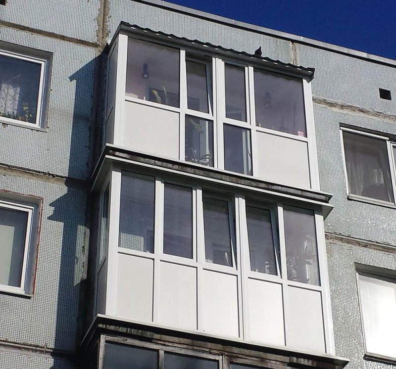 Панорамный балкон в хрущевке