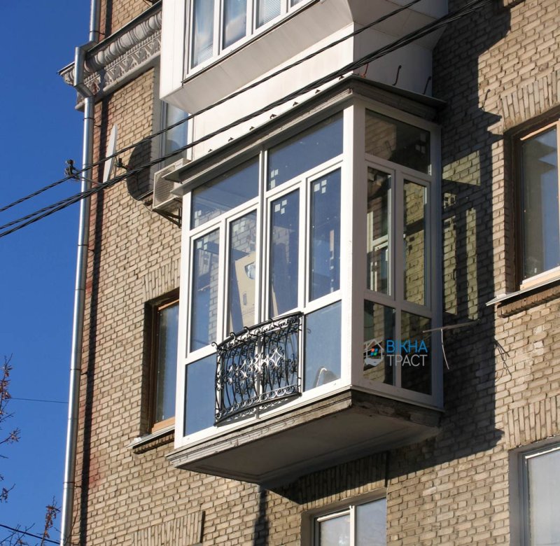 Стеклянные балконы в хрущевках