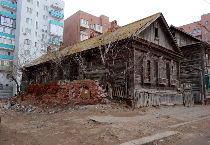Брандмауэр деревянного дома