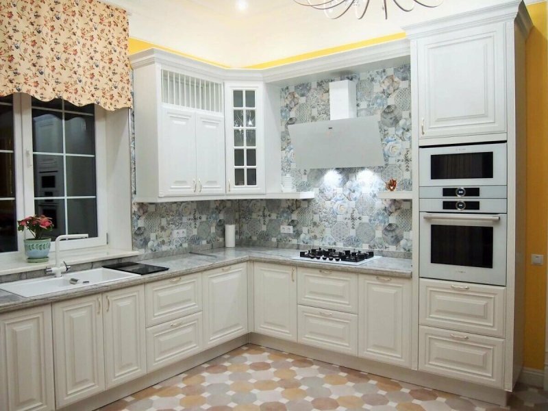 Кухонная мебель патинированная классика