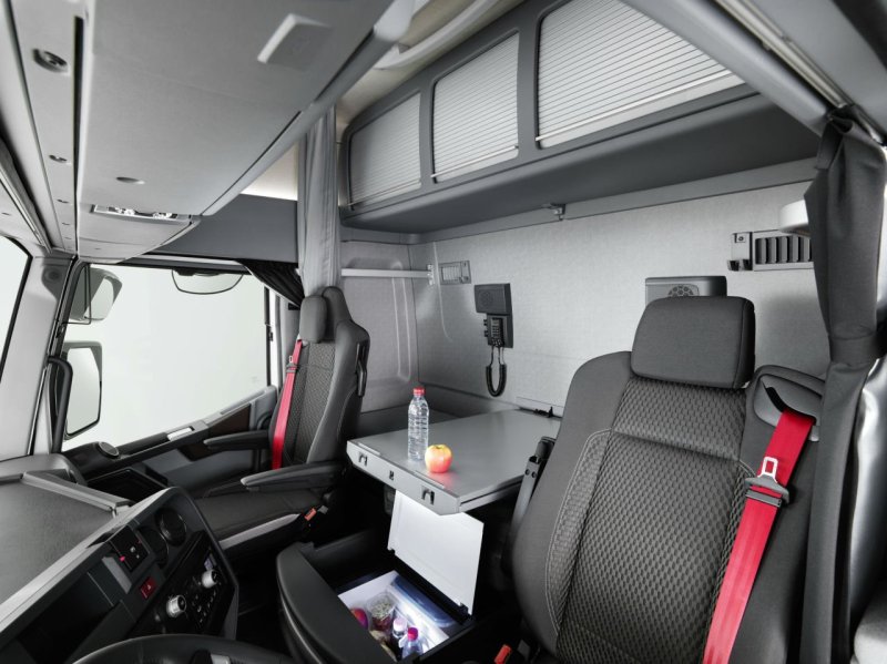 Renault Magnum 2010 салон