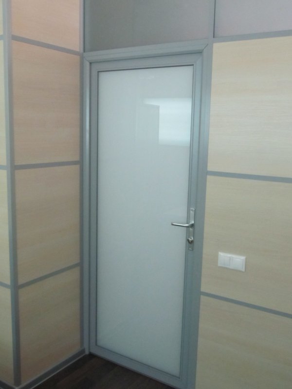Дверь алюминиевая ТП-45 глухая рал 9006