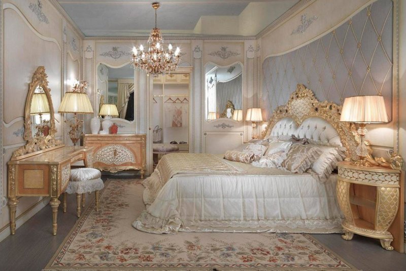 Королевская кровать