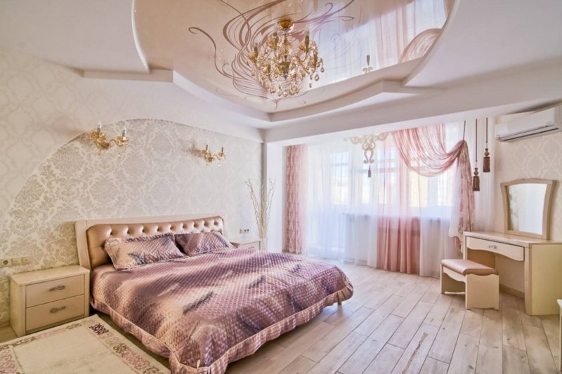 Потолок в спальне