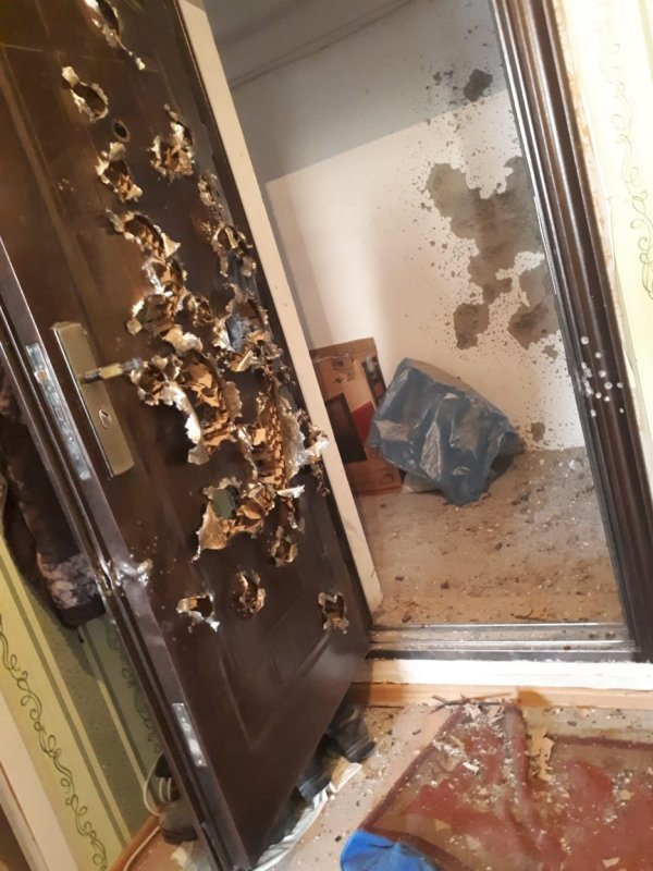 Выломанная дверь в квартиру