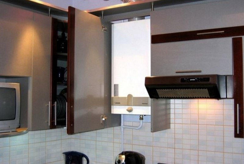 Газовый котёл на кухне в интерьере