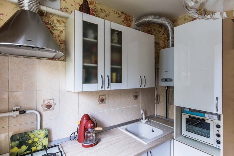 Газовая колонка в интерьере