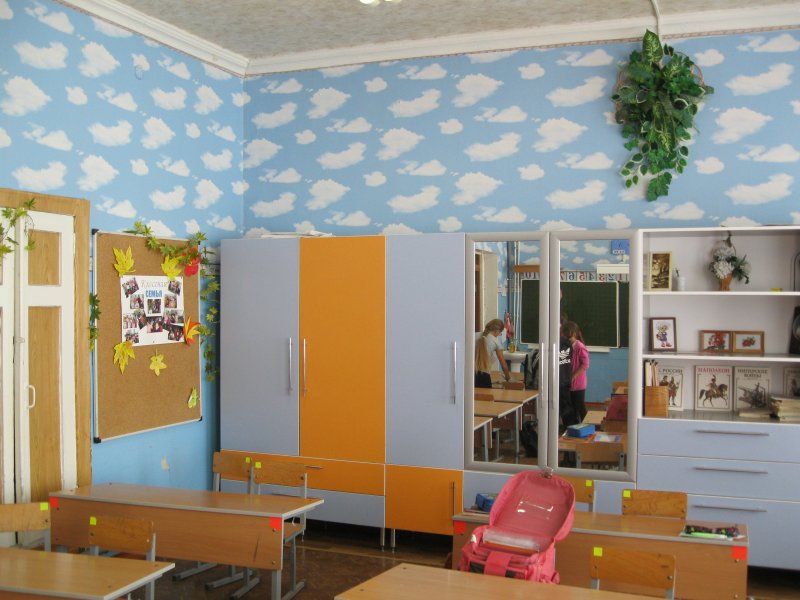 Покраска стен в классе