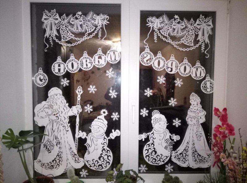 Новогоднее украшения на окна