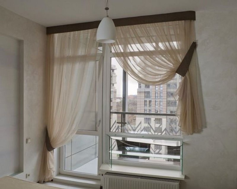 Римские шторы в интерьере кухни