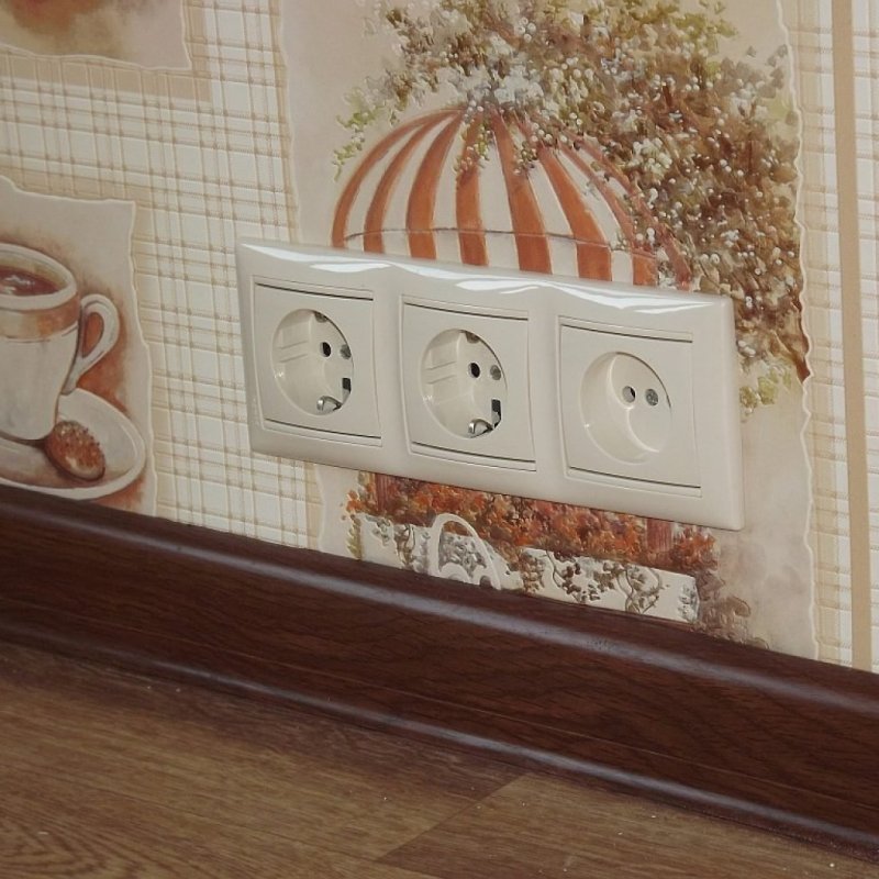 Schulte 930.15.453 Evoline Dock Cuisine 3 розетки серебристый