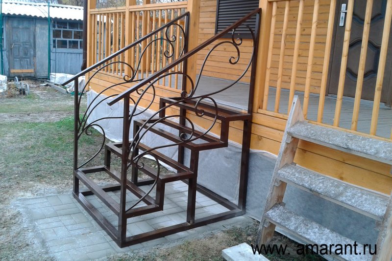 Крыльцо из профильной трубы