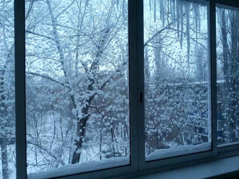 Зима за окном