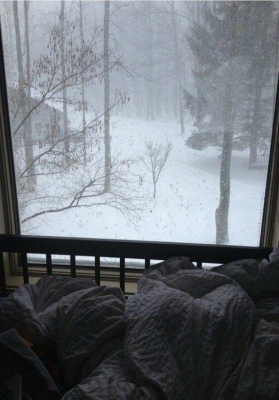 Окно зимой