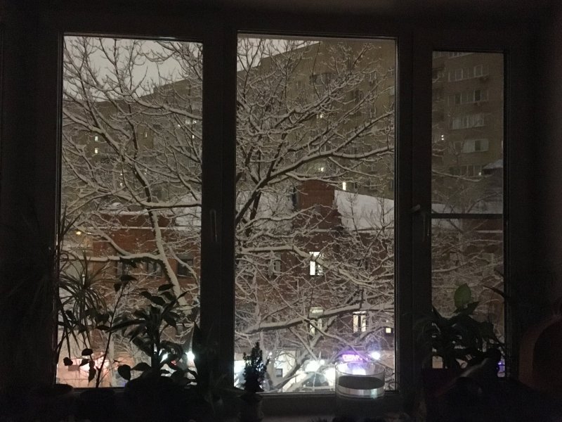Вид из окна ночью зимой