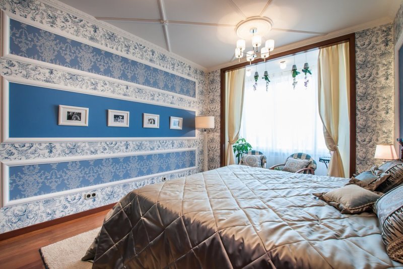 Молдинги для стен в интерьере спальни