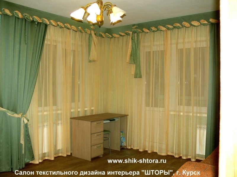 Жесткий ламбрекен
