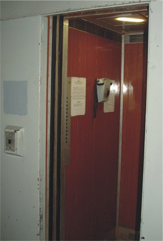 Лифт КМЗ 1980 кабина