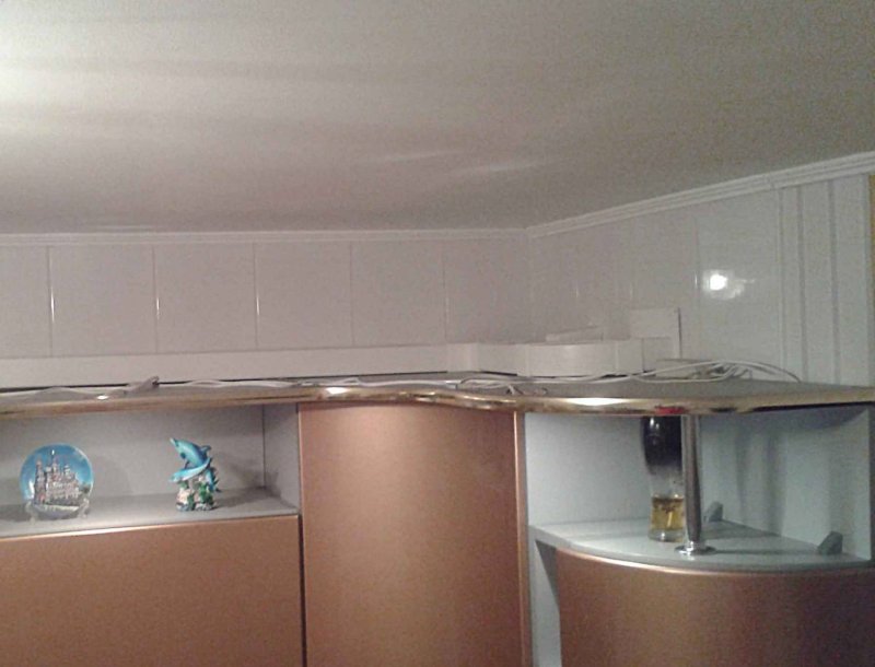 Маскировка трубы от вытяжки