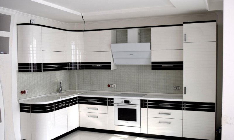 Кухонный гарнитур с барной стойкой