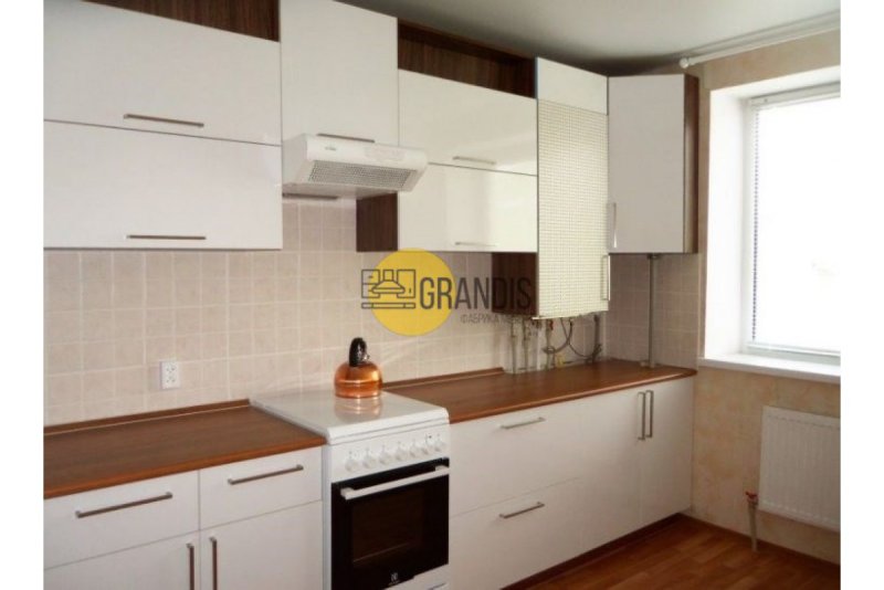 Интерьер кухни 5м.кв с газовой колонкой155на2м