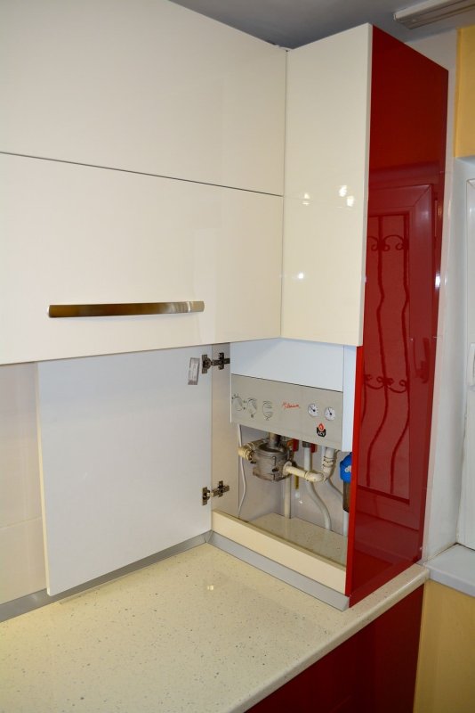 Интерьер кухни 5м.кв с газовой колонкой155на2м