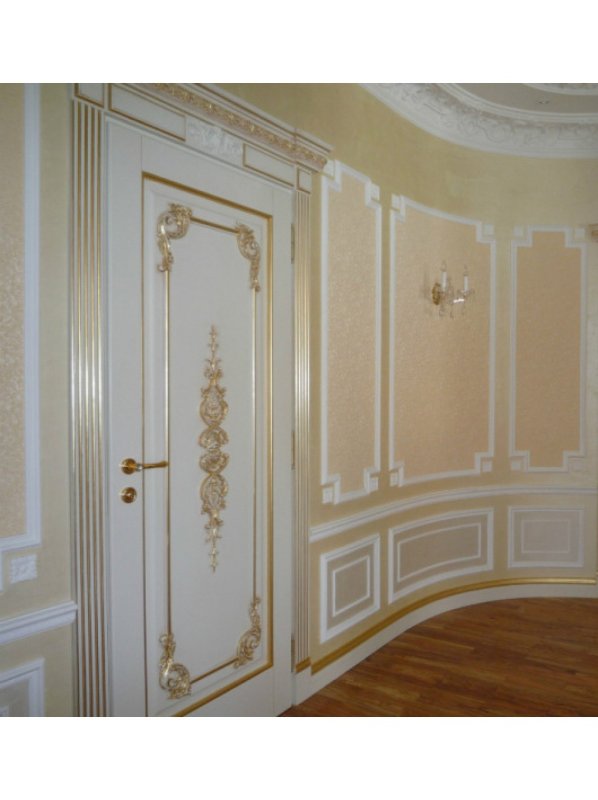Лепнина на двери