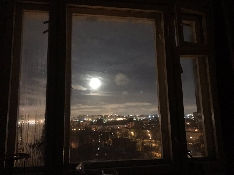 Окно ночью