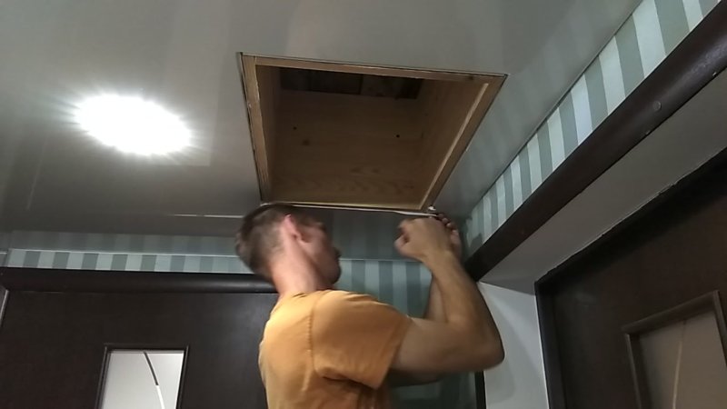 Люк с лестницей на чердак 700зх800