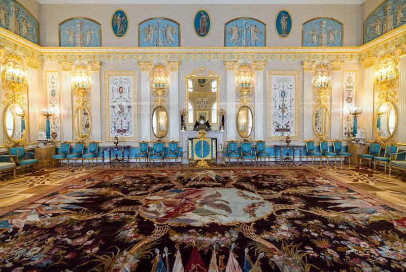 Екатерининский дворец в Санкт-Петербурге