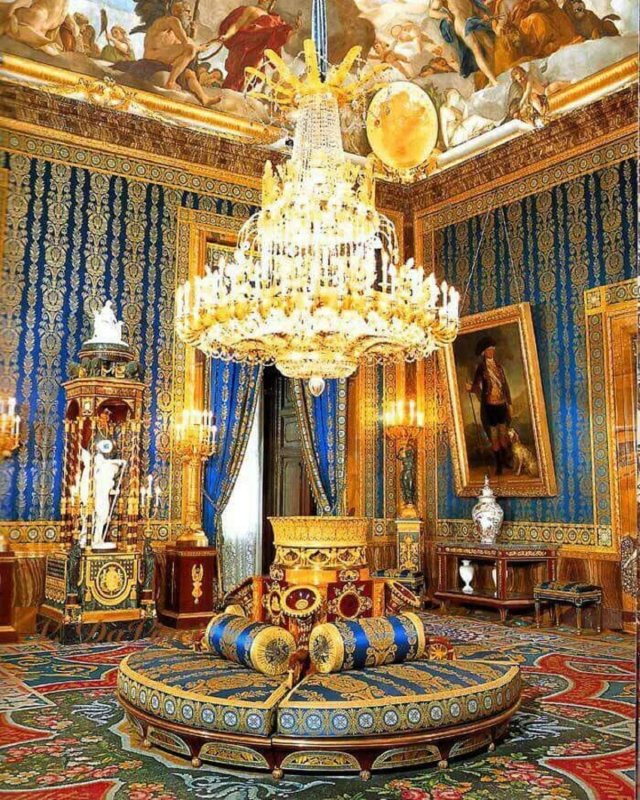 Королевский дворец в Мадриде. 1738—1764 Гг. (Барокко)