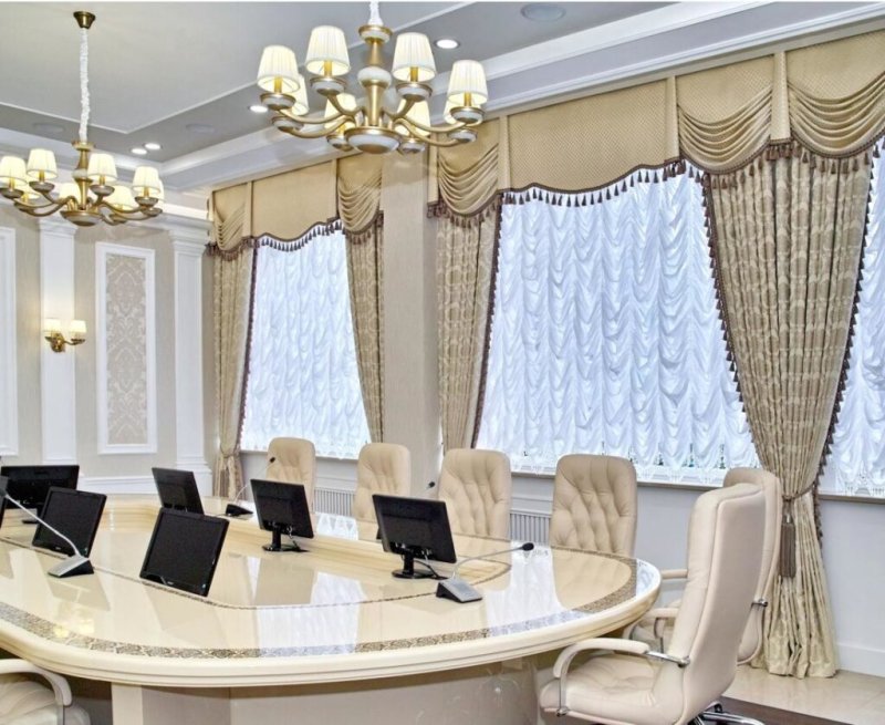 Свободновисящие рулонные шторы