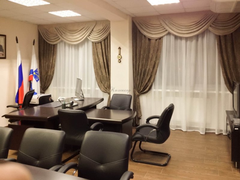 Рулонные шторы в кабинет