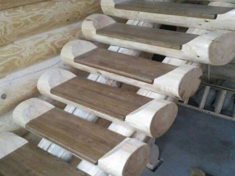 Лестница из кругляка