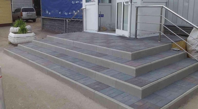Лестница из тротуарной плитки